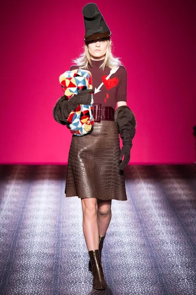Look 3